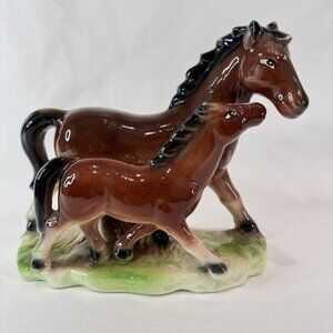 Vintage Porcelain Horse Figurine With Foal Statue Hand Painted Glazed Realistic
